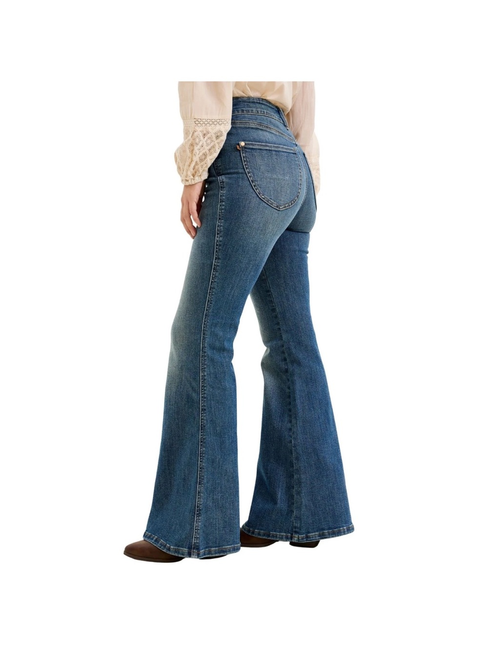 Judy Blue High-Rise Flare Jeans in Medium Blue